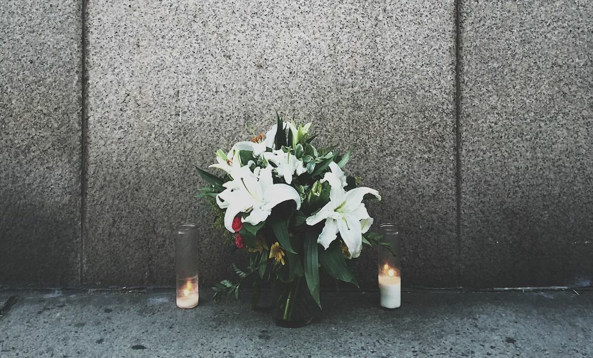 čistenie náhrobného kameňa.jpg